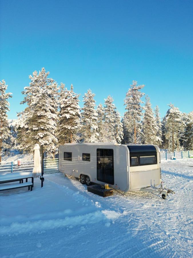 Отель Santa'S Luxury Trailer Рованиеми Экстерьер фото